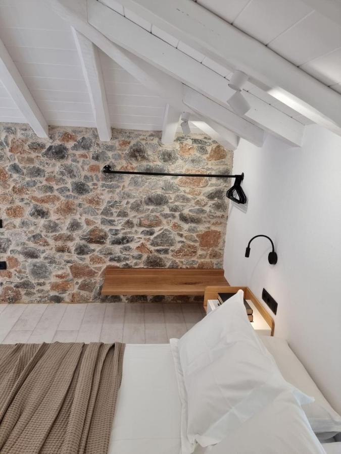Stone Build Suite With Private Pool Kolios Esterno foto