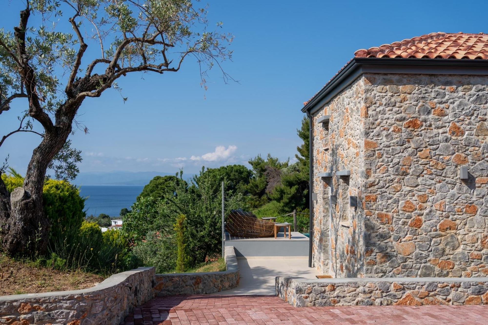 Stone Build Suite With Private Pool Kolios Esterno foto