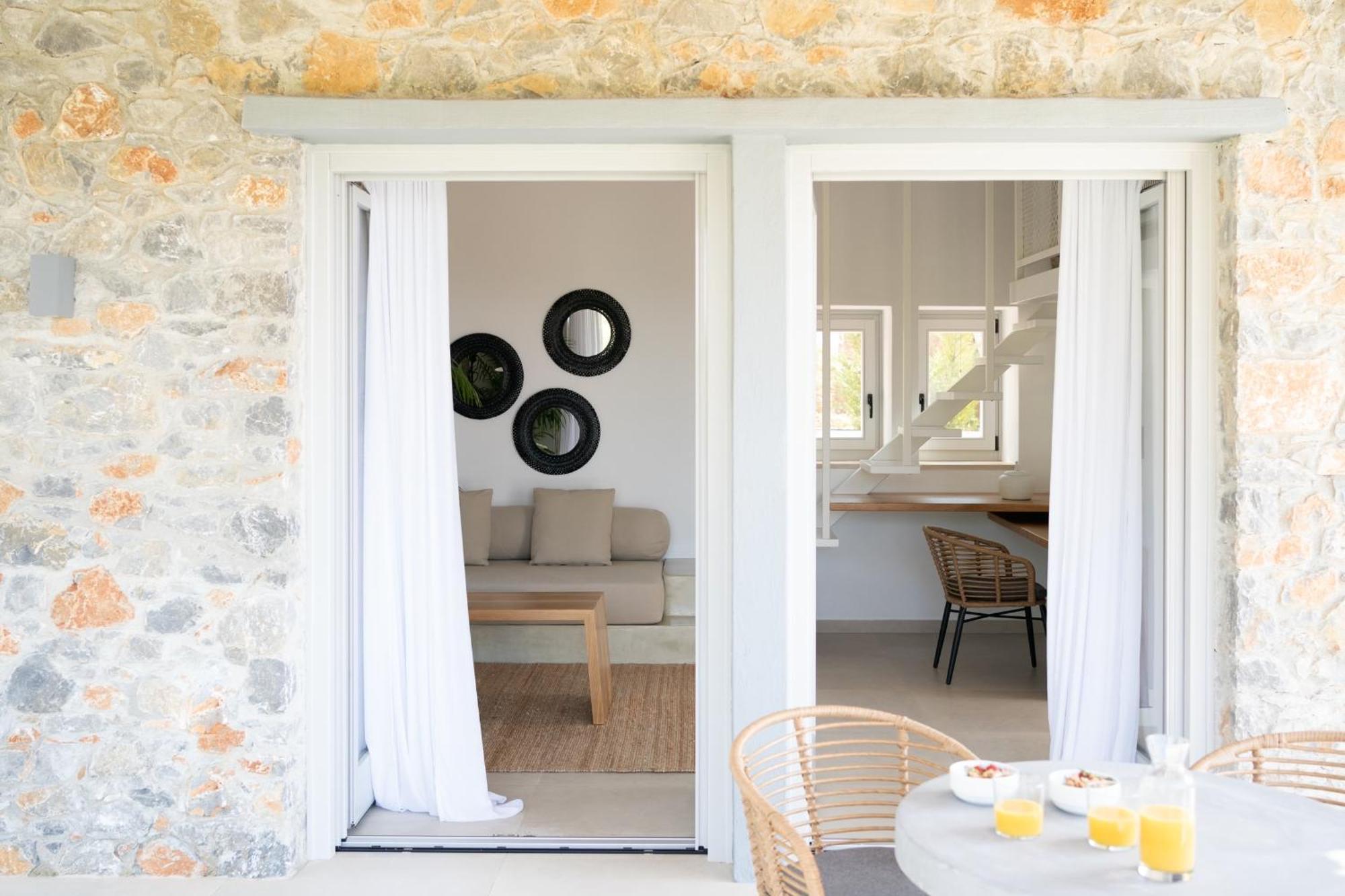 Stone Build Suite With Private Pool Kolios Esterno foto